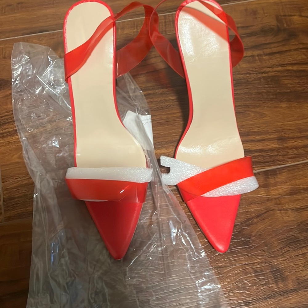 Red point open toe heels